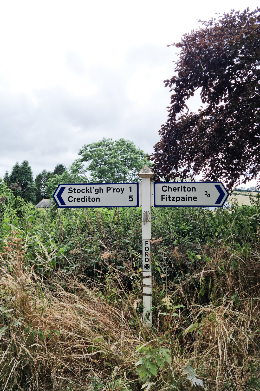 Road signs to Crediton and Cheriton Fitzpaine