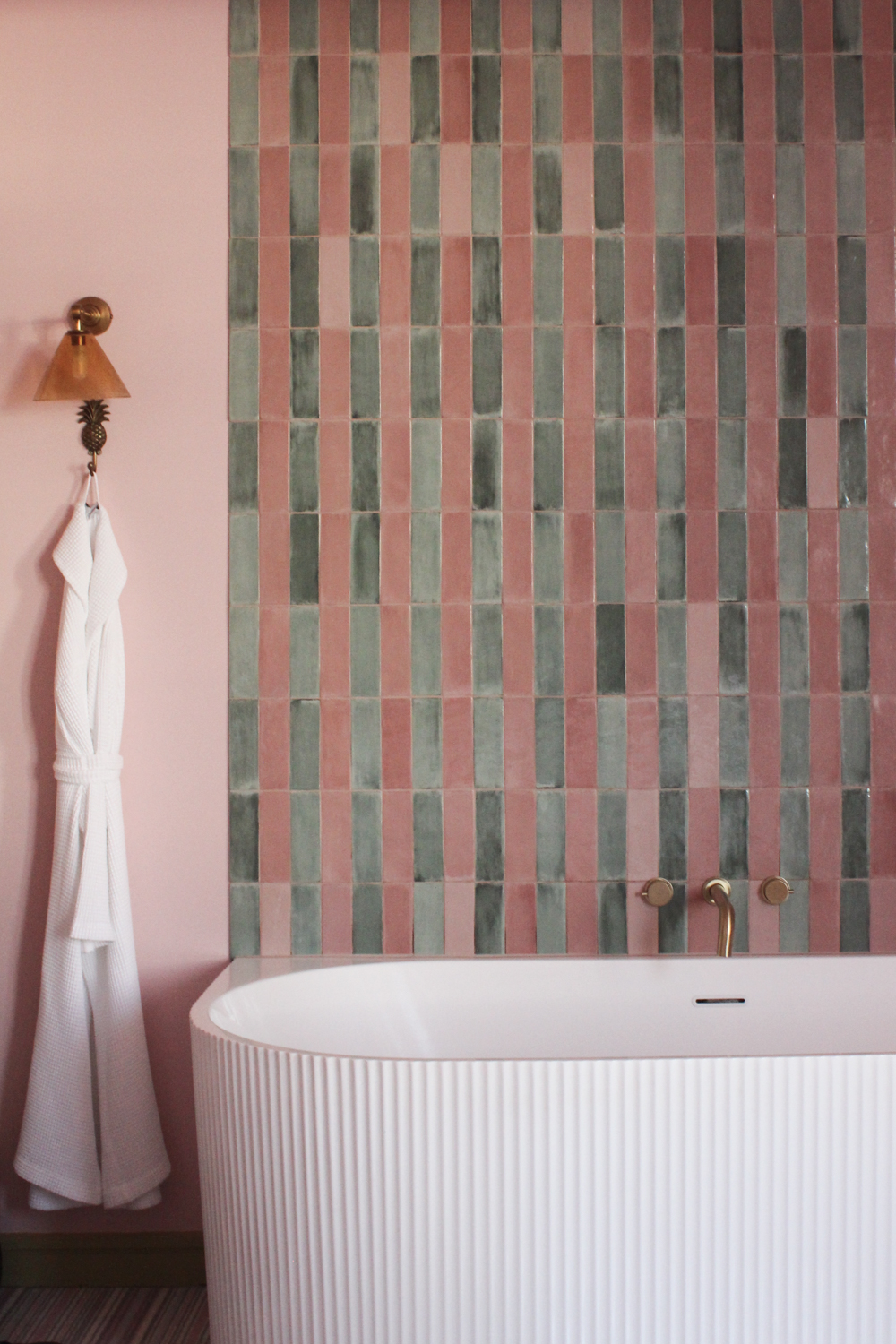 Bath tub in the Marvellous Room