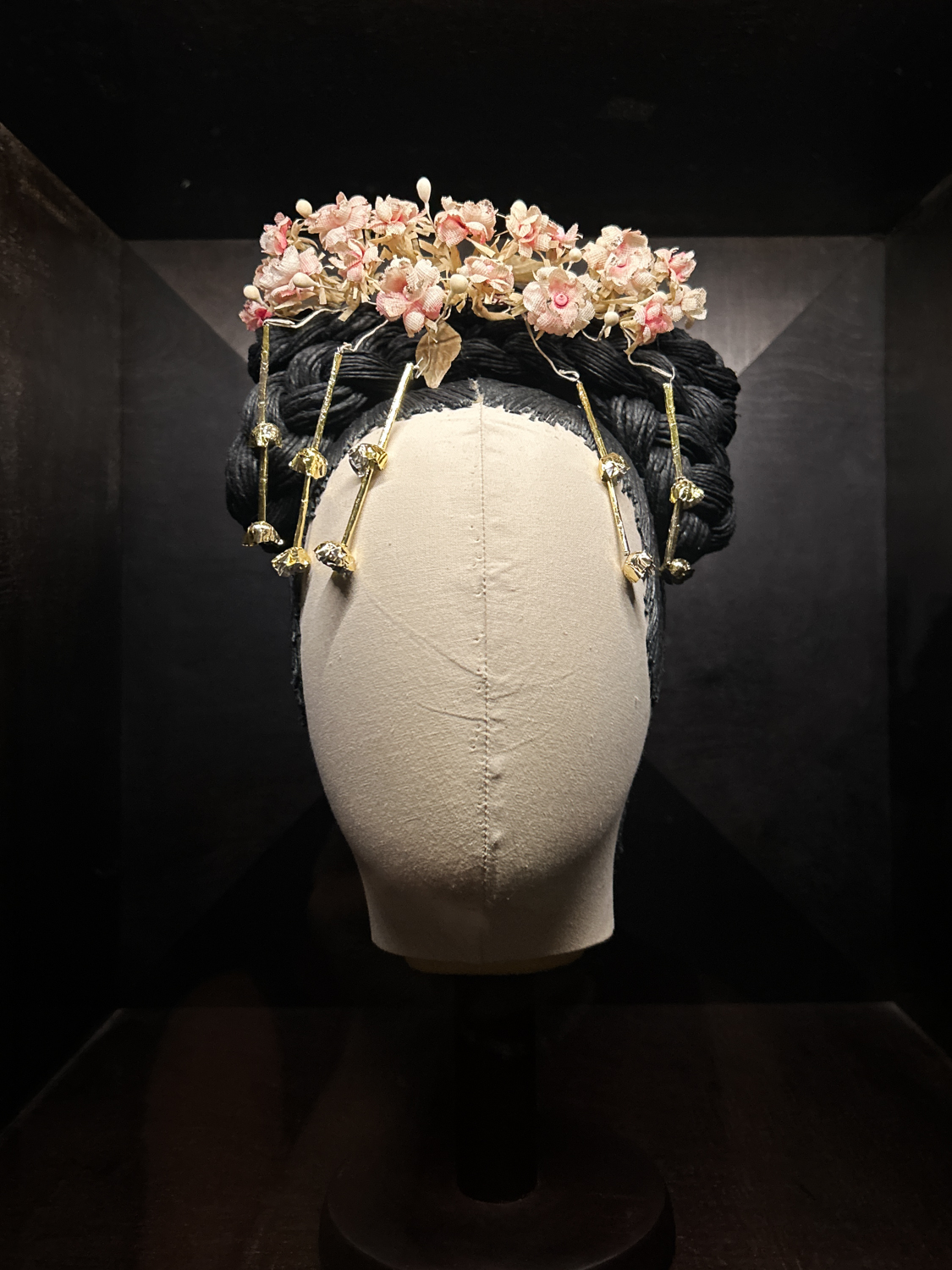 Frida Kahlo's Tehuana head dress